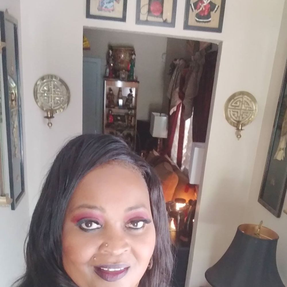 Meet your Posher, Cynthia